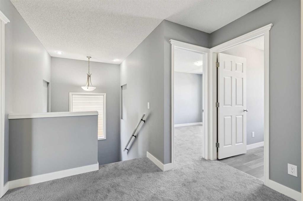137 Prestwick Mews Se, Calgary, AB - Indoor Photo Showing Other Room