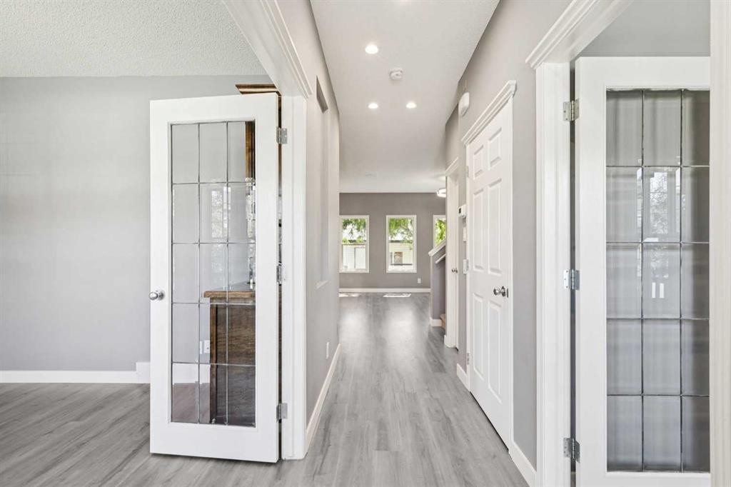 137 Prestwick Mews Se, Calgary, AB - Indoor Photo Showing Other Room