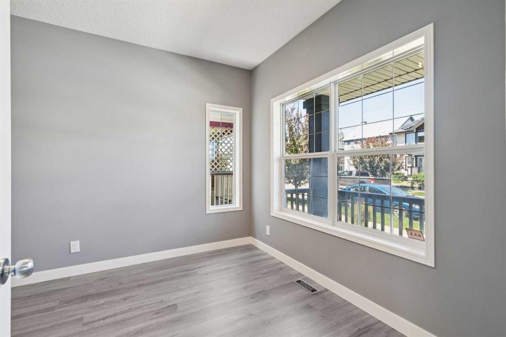 137 Prestwick Mews Se, Calgary, AB - Indoor Photo Showing Other Room