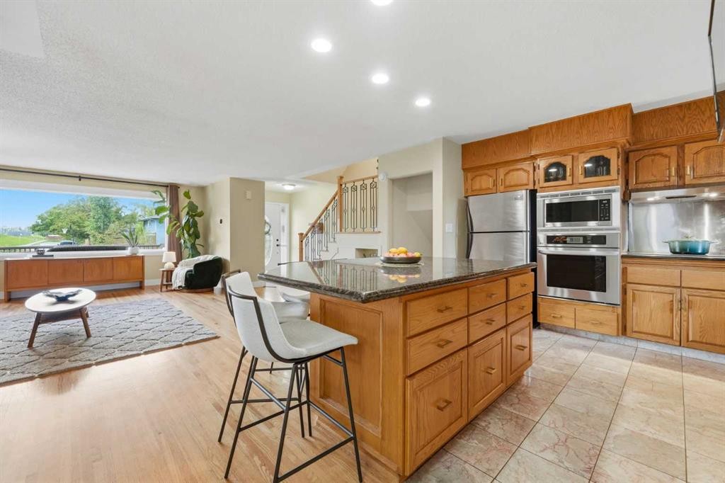 1439 90 Avenue Sw, Calgary, AB