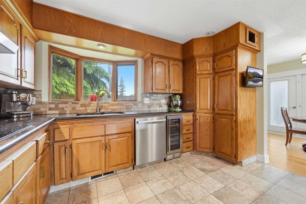 1439 90 Avenue Sw, Calgary, AB