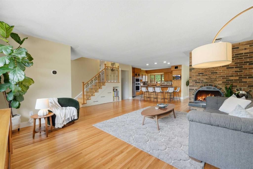 1439 90 Avenue Sw, Calgary, AB