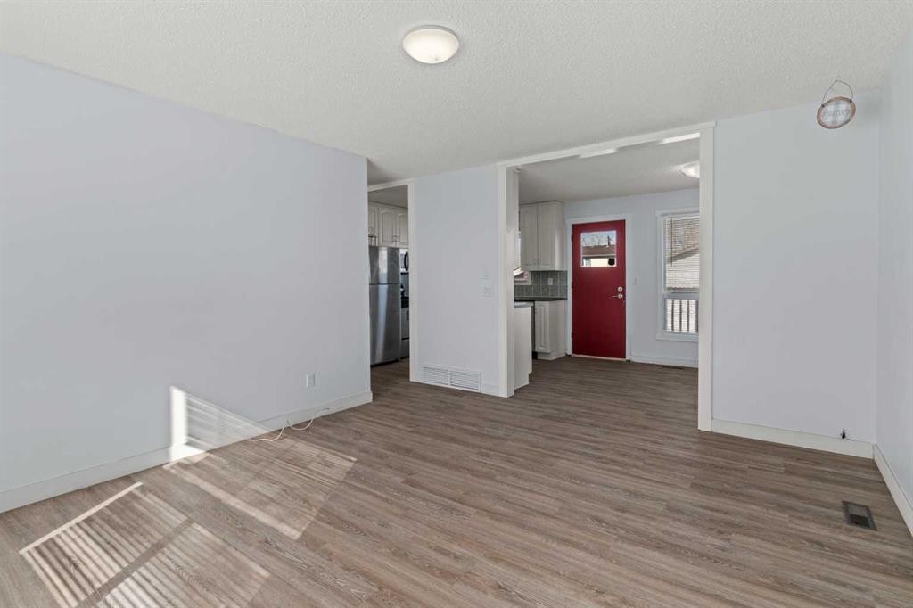 187 Falwood Way Ne, Calgary, AB - Indoor Photo Showing Other Room