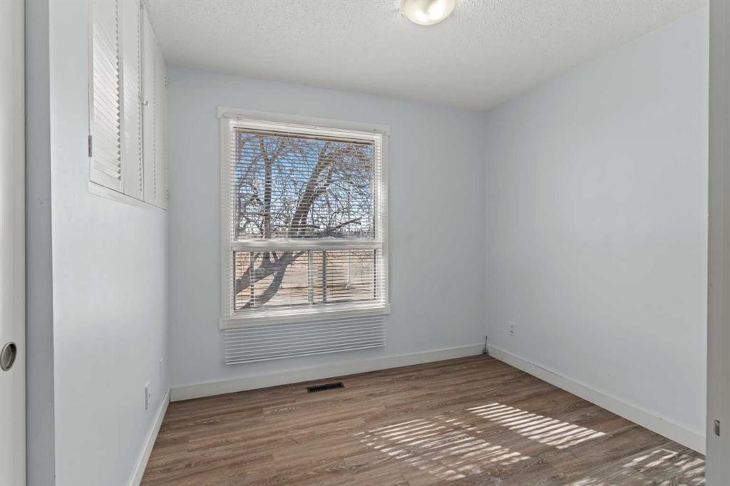 187 Falwood Way Ne, Calgary, AB - Indoor Photo Showing Other Room