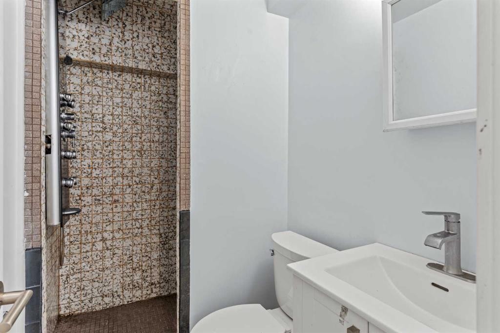 187 Falwood Way Ne, Calgary, AB - Indoor Photo Showing Bathroom