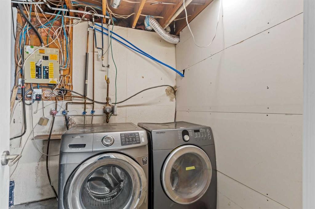 187 Falwood Way Ne, Calgary, AB - Indoor Photo Showing Laundry Room
