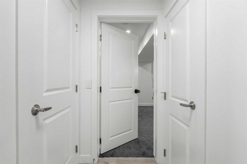 424 Penbrooke Crescent Se, Calgary, AB - Indoor Photo Showing Other Room