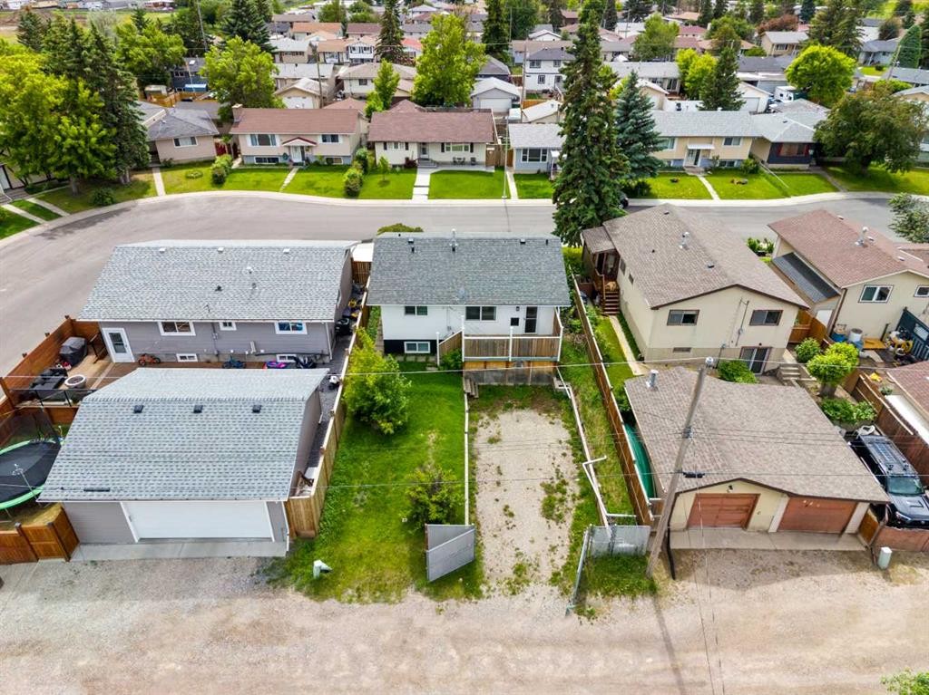 424 Penbrooke Crescent Se, Calgary, AB - Outdoor