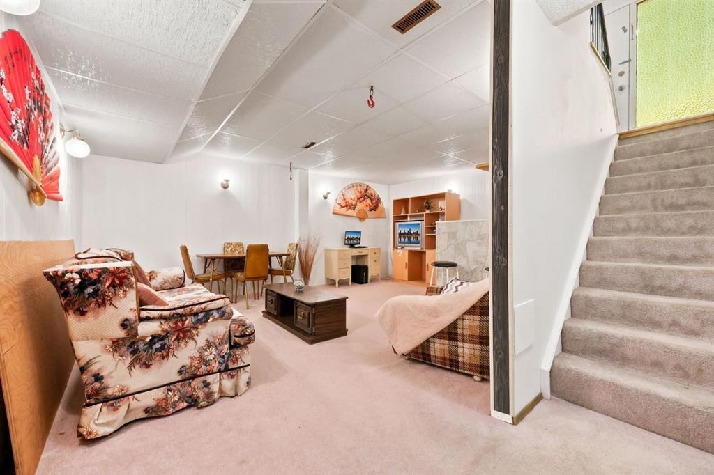 4308 38 Street Ne, Calgary, AB