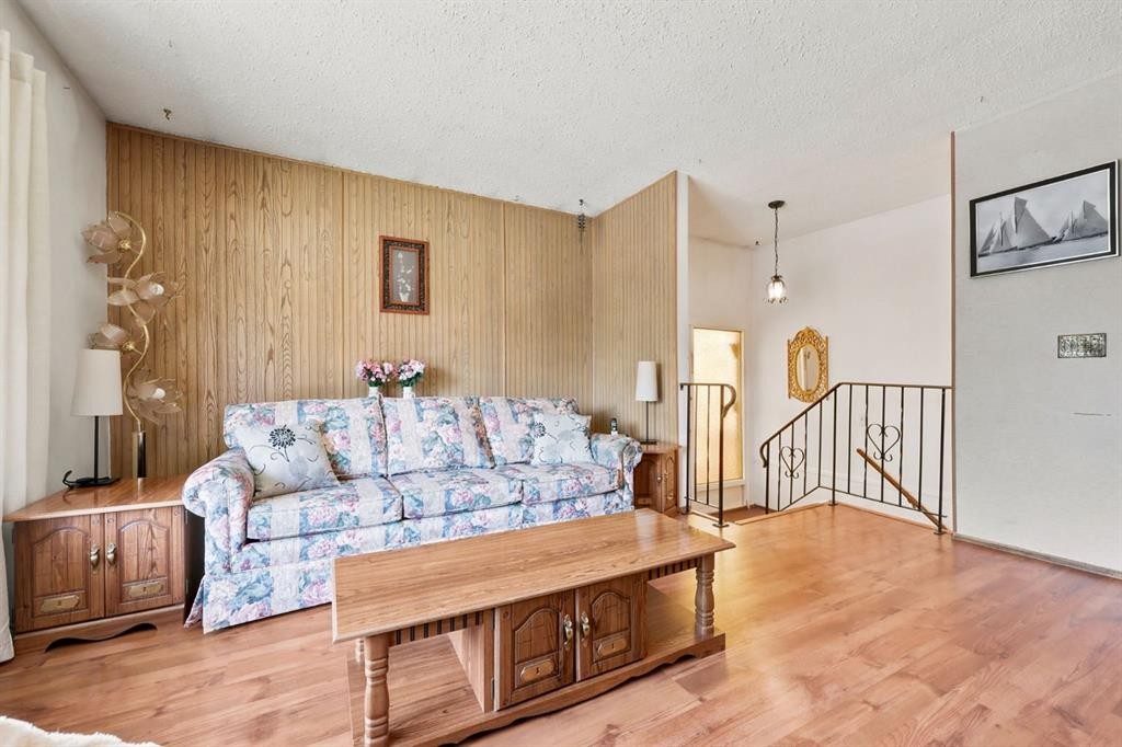 4308 38 Street Ne, Calgary, AB