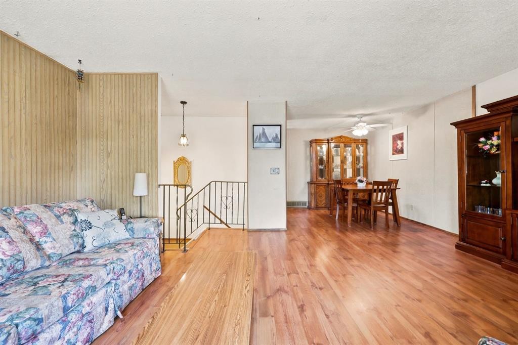 4308 38 Street Ne, Calgary, AB