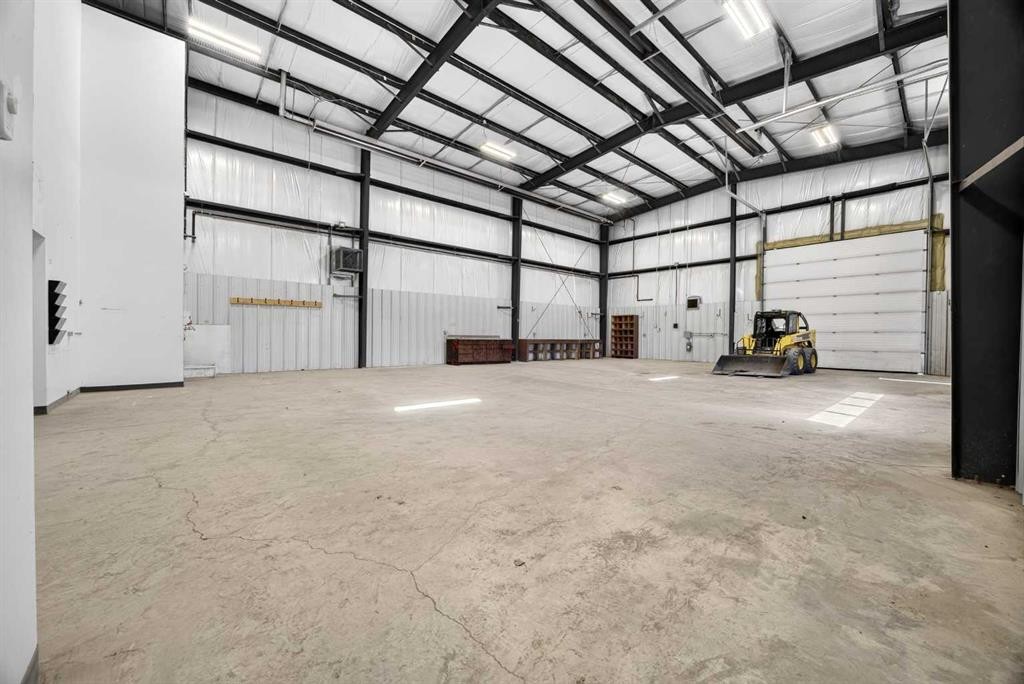 240086 Frontier Crescent, Rural Rocky View County, AB