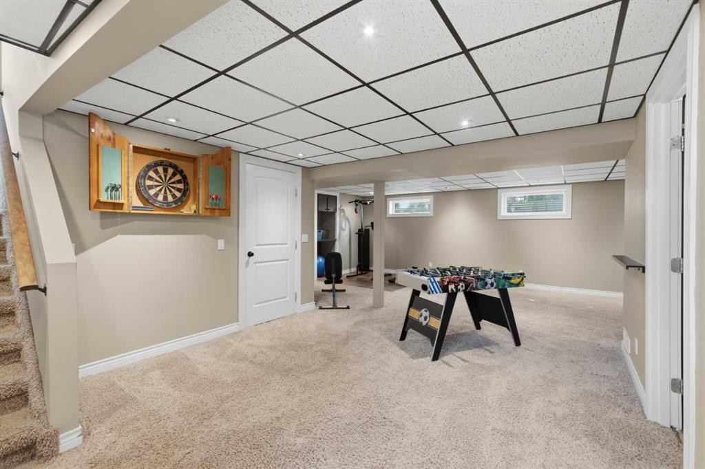 331 Queensland Circle Se, Calgary, AB - Indoor Photo Showing Other Room