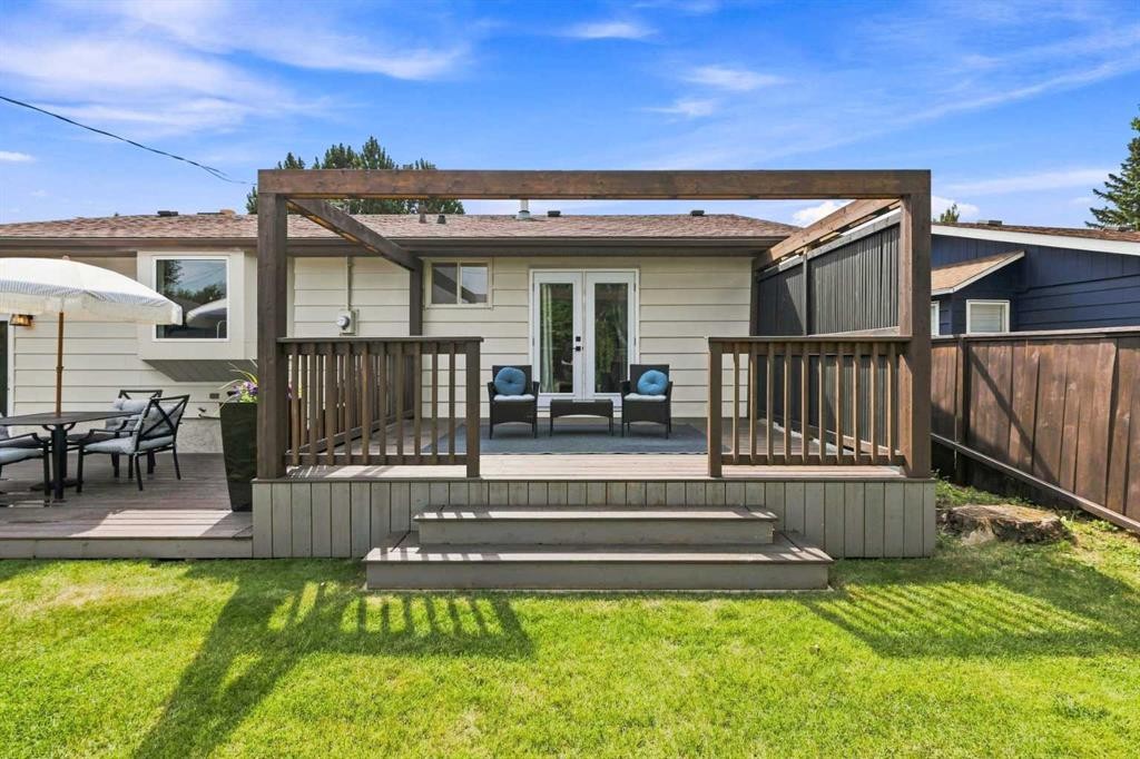 331 Queensland Circle Se, Calgary, AB - Outdoor With Deck Patio Veranda