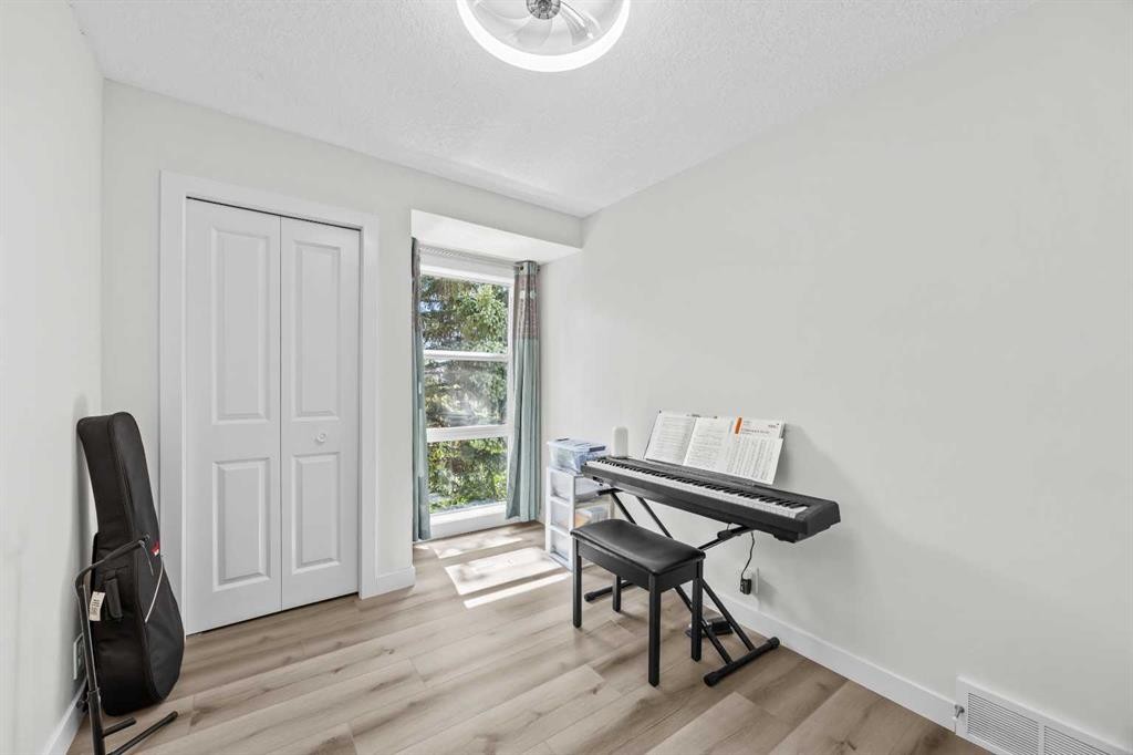 151 Ranchview Place Nw, Calgary, AB - Indoor