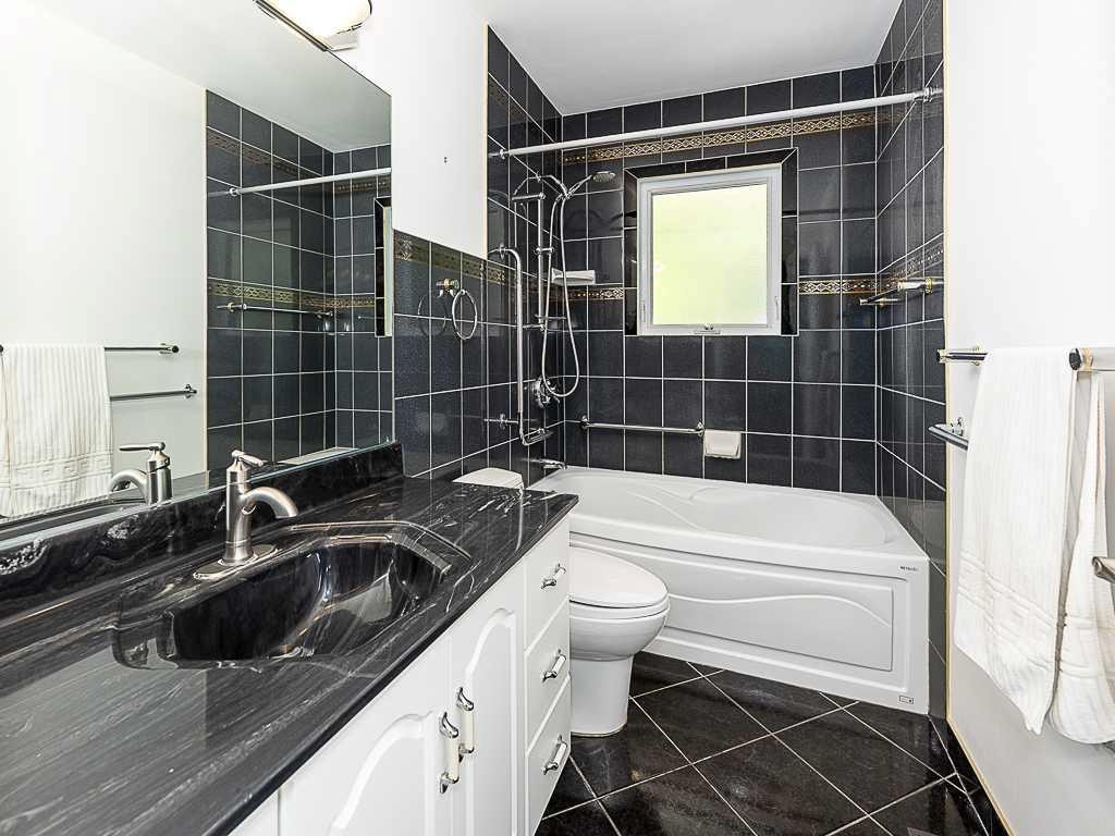 1916 Grand Oaks Drive Sw, Calgary, AB
