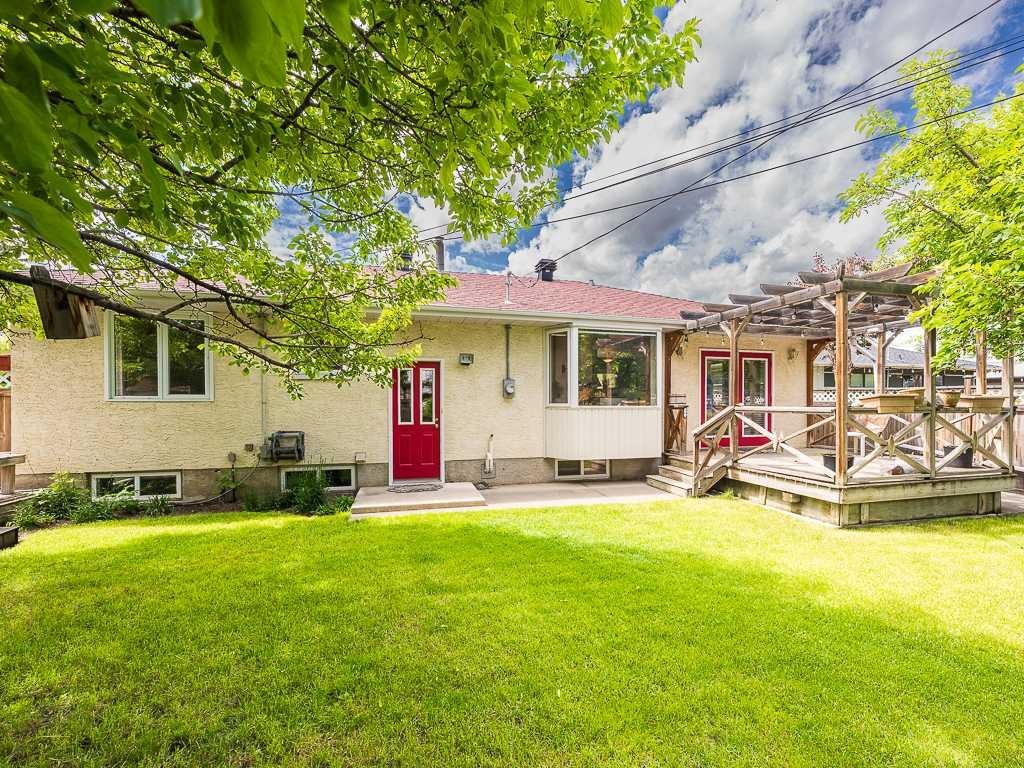1916 Grand Oaks Drive Sw, Calgary, AB