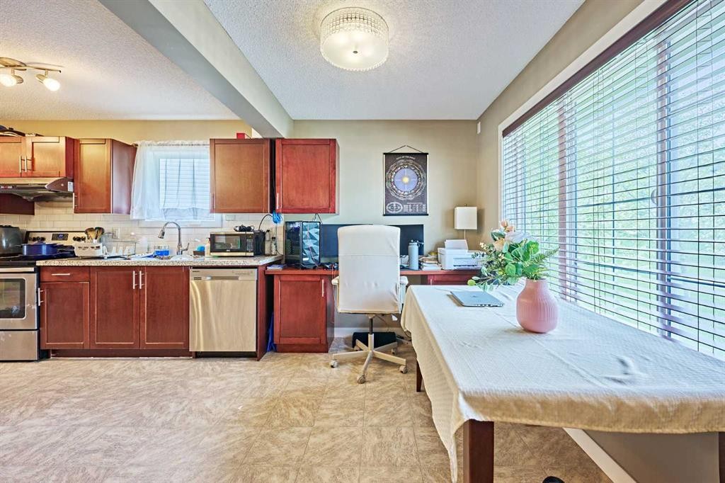 31 Pantego Lane Nw, Calgary, AB