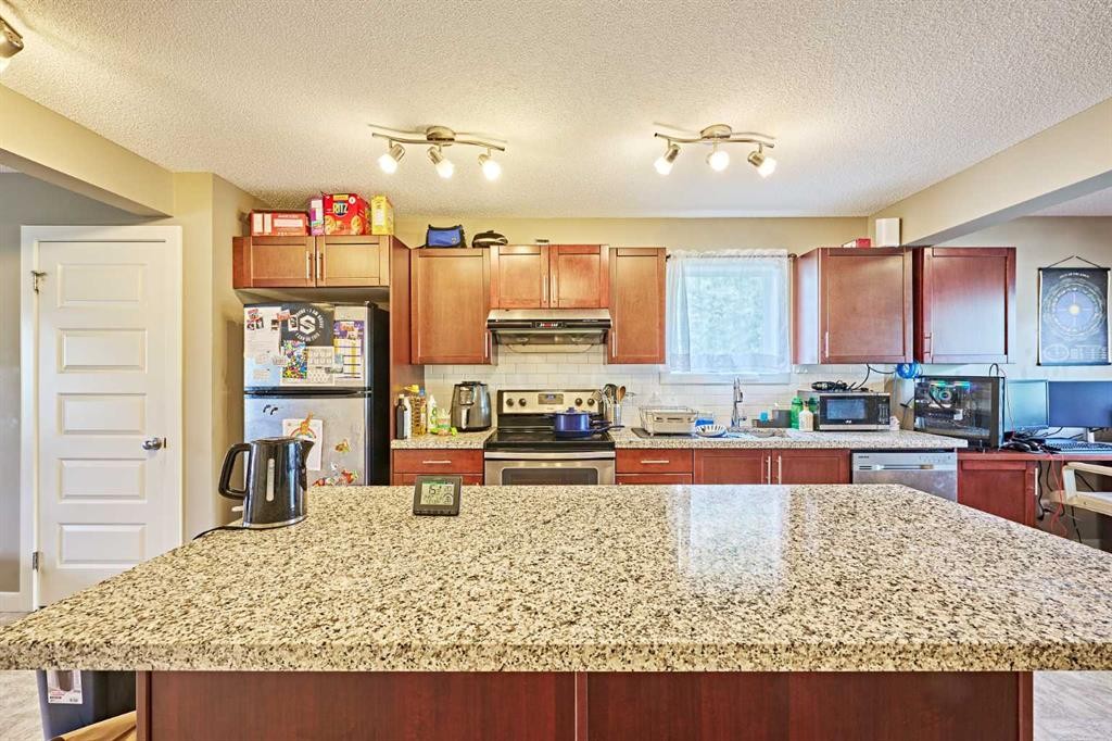 31 Pantego Lane Nw, Calgary, AB