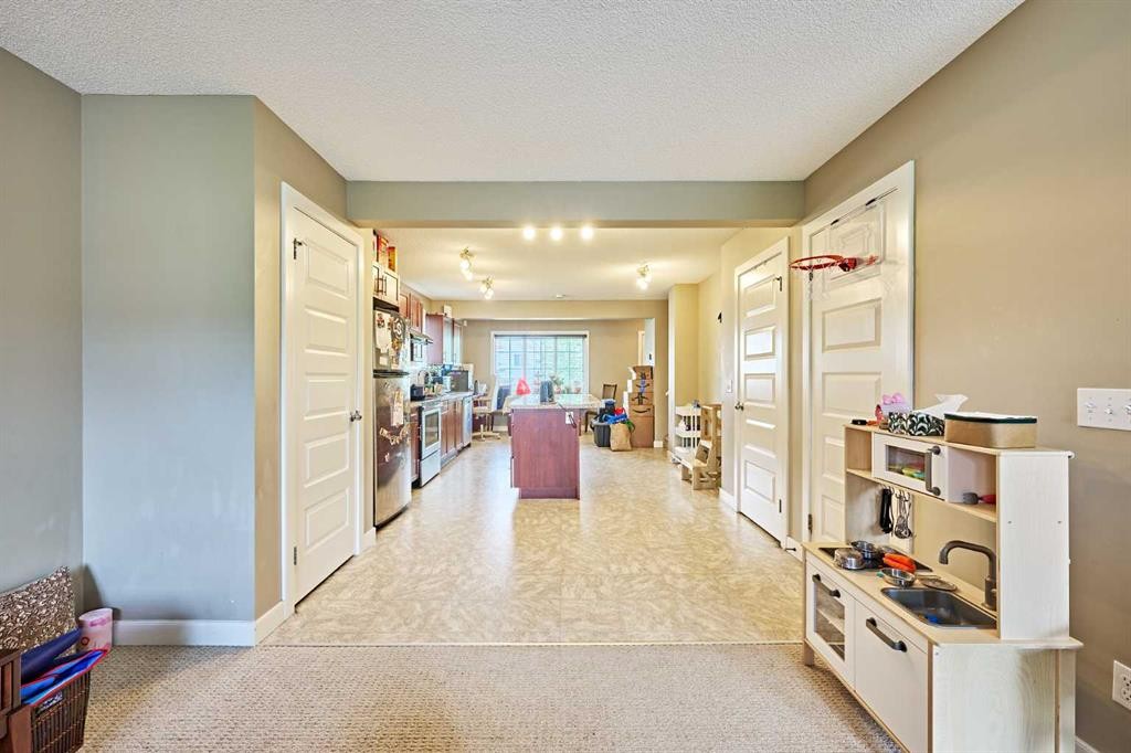 31 Pantego Lane Nw, Calgary, AB