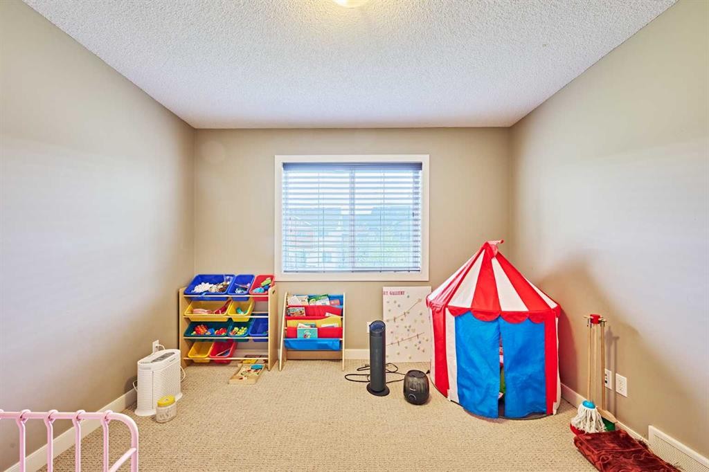 31 Pantego Lane Nw, Calgary, AB