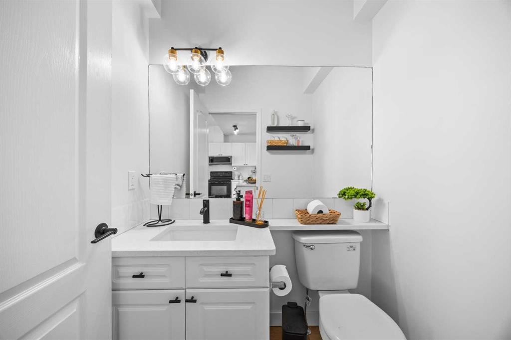 59 Prestwick Park Se, Calgary, AB - Indoor Photo Showing Bathroom