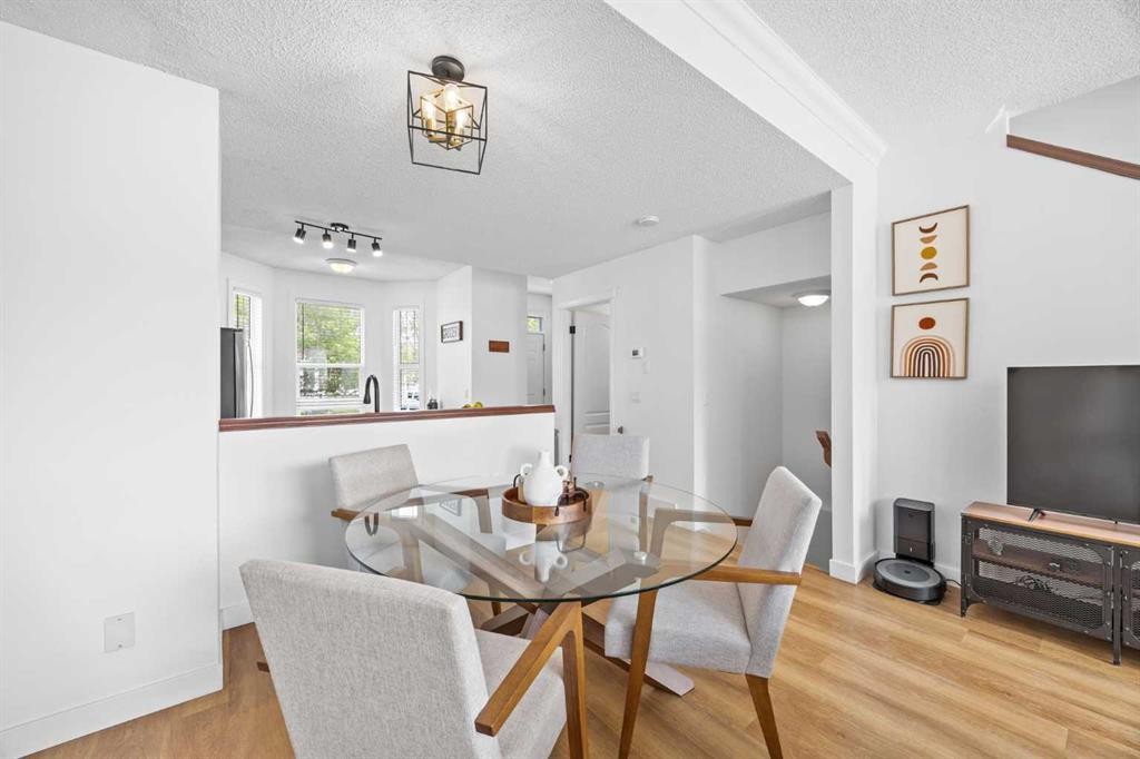 59 Prestwick Park Se, Calgary, AB - Indoor Photo Showing Dining Room