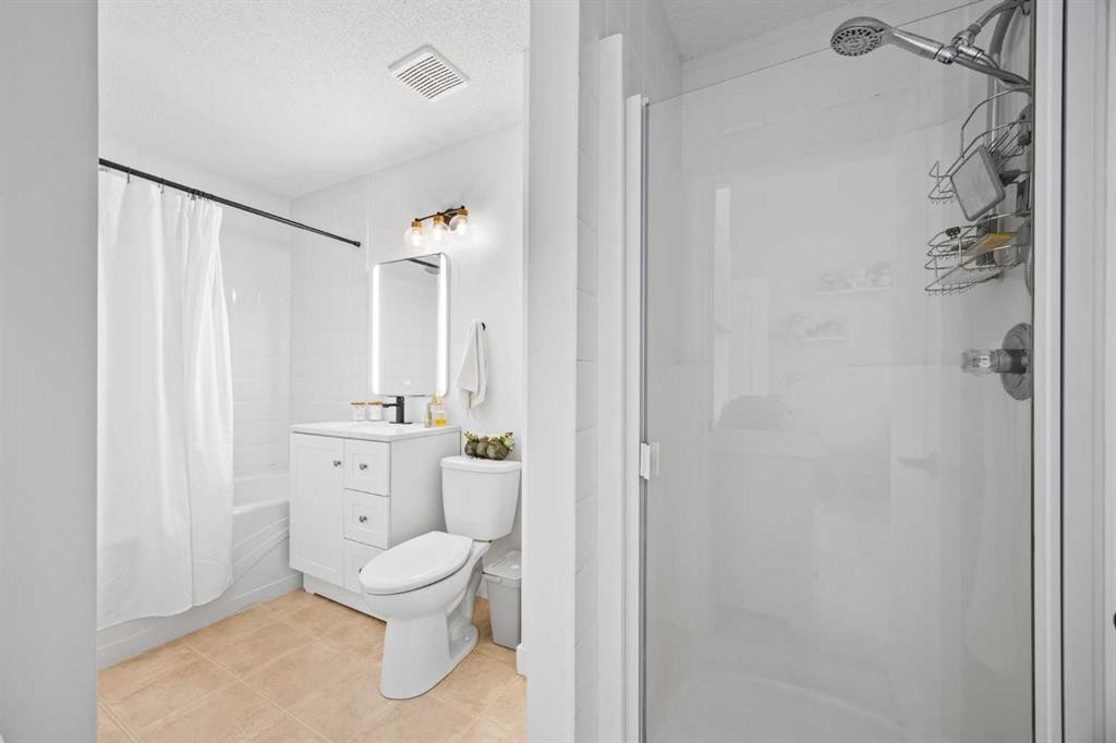 59 Prestwick Park Se, Calgary, AB - Indoor Photo Showing Bathroom