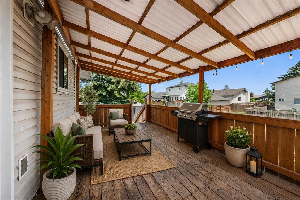 143 Castlebrook Rise Ne, Calgary, AB - Outdoor With Deck Patio Veranda With Exterior