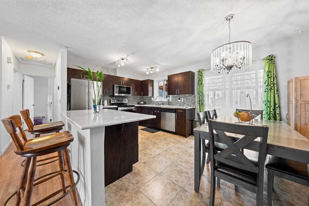 143 Castlebrook Rise Ne, Calgary, AB - Indoor