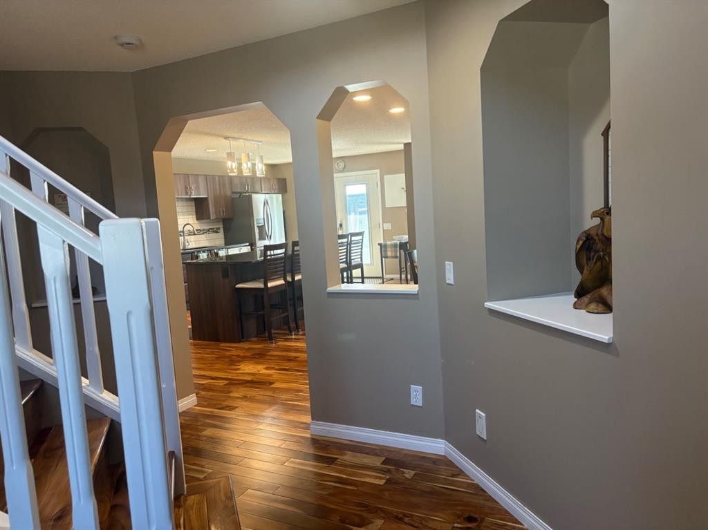 15 New Brighton Manor Se, Calgary, AB