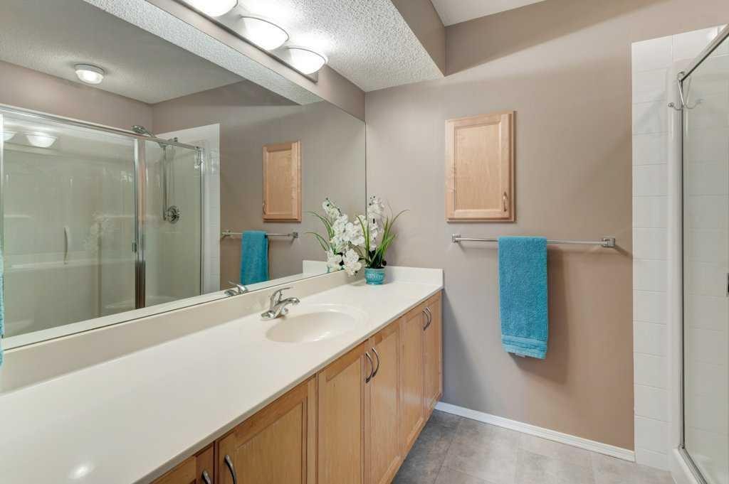 15 New Brighton Manor Se, Calgary, AB