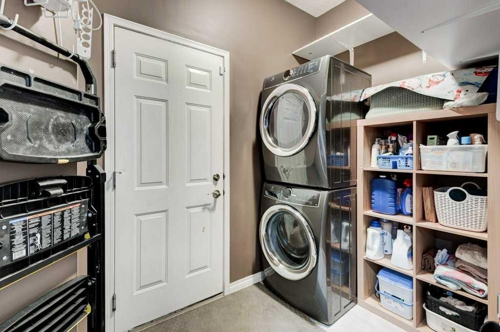 15 New Brighton Manor Se, Calgary, AB