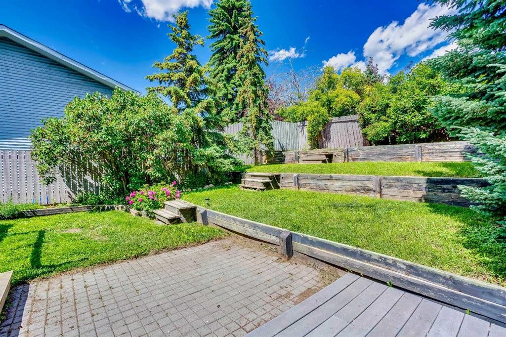 56 Deersaxon Circle Se, Calgary, AB - Outdoor