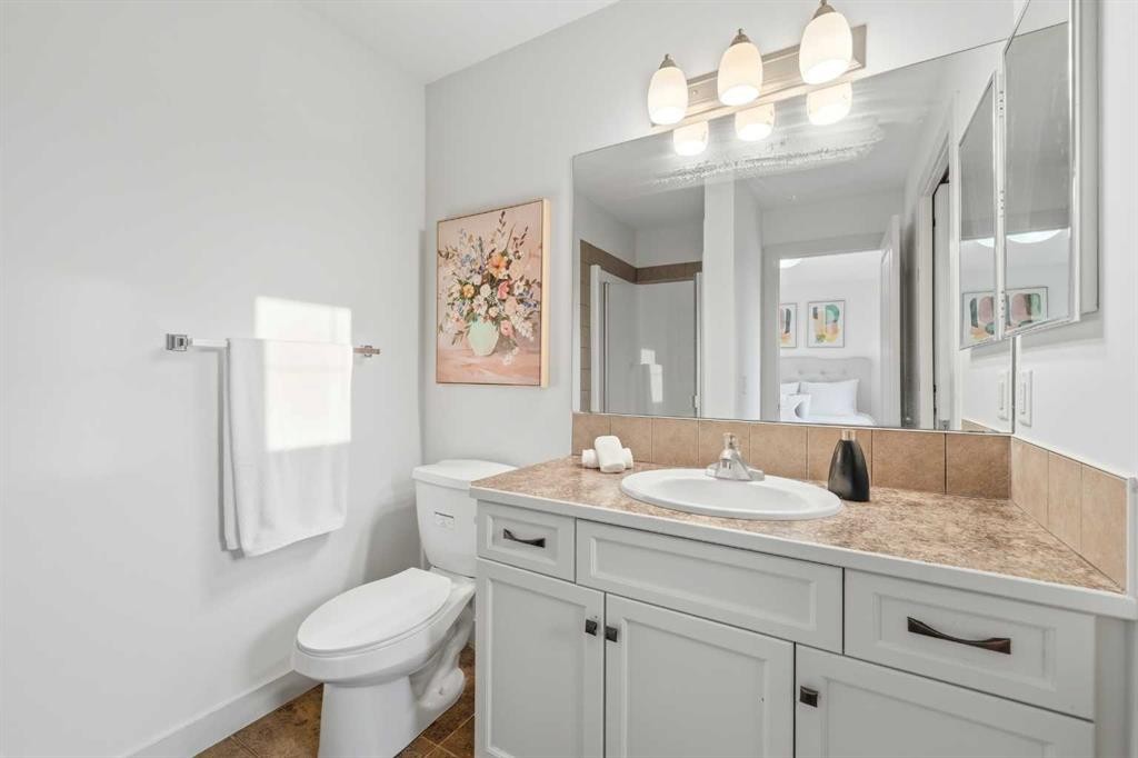 151 Royal Oak Drive Nw, Calgary, AB - Indoor Photo Showing Bathroom