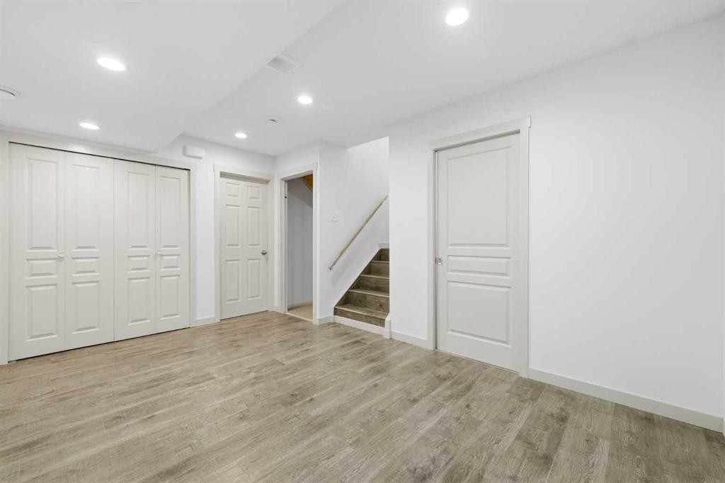 151 Royal Oak Drive Nw, Calgary, AB - Indoor Photo Showing Other Room