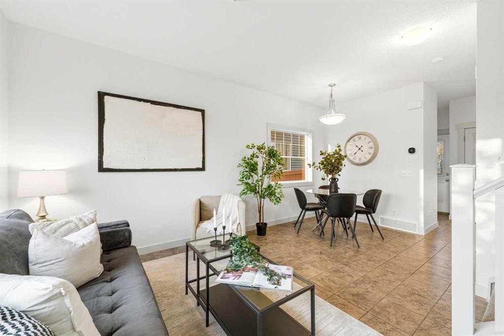 151 Royal Oak Drive Nw, Calgary, AB - Indoor Photo Showing Living Room