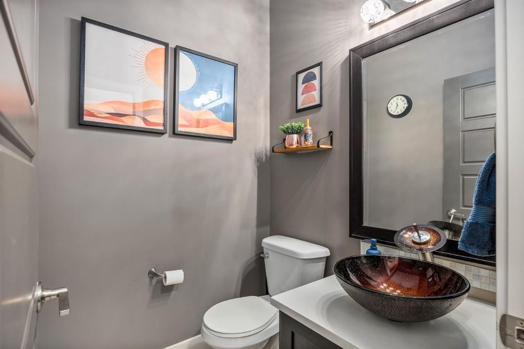 1213 Hillcrest Manor Estates, Strathmore, AB