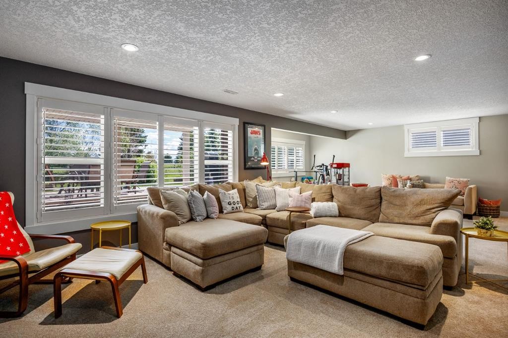 1213 Hillcrest Manor Estates, Strathmore, AB