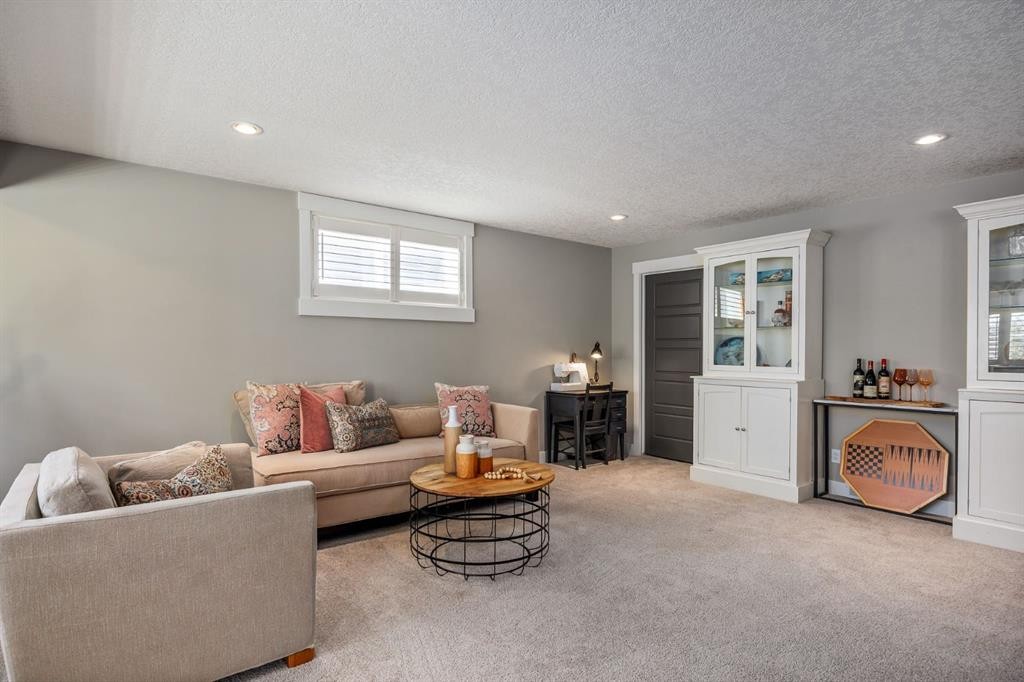 1213 Hillcrest Manor Estates, Strathmore, AB