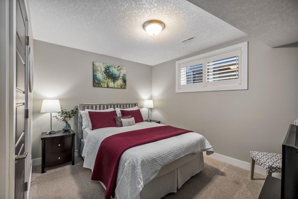 1213 Hillcrest Manor Estates, Strathmore, AB