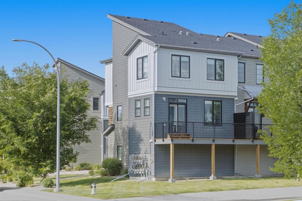 102 Walden Circle Se, Calgary, AB