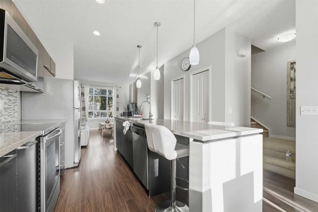 131 Copperpond Row Se, Calgary, AB