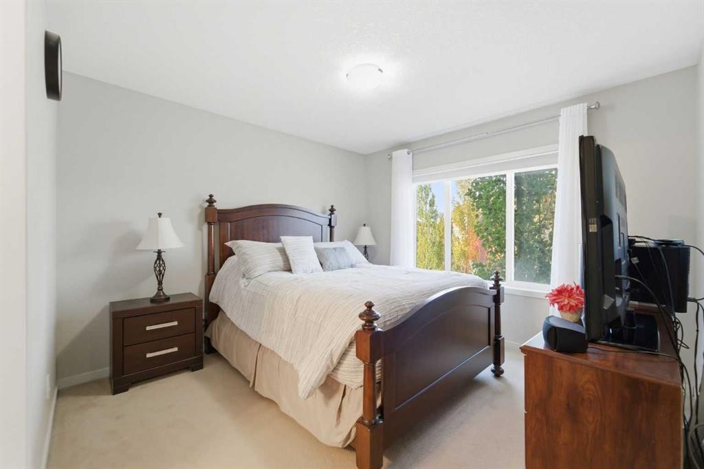 131 Copperpond Row Se, Calgary, AB