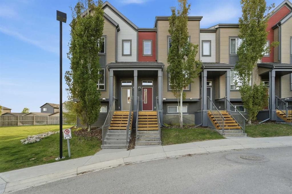 131 Copperpond Row Se, Calgary, AB