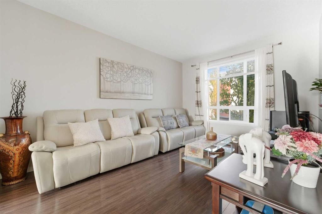 131 Copperpond Row Se, Calgary, AB