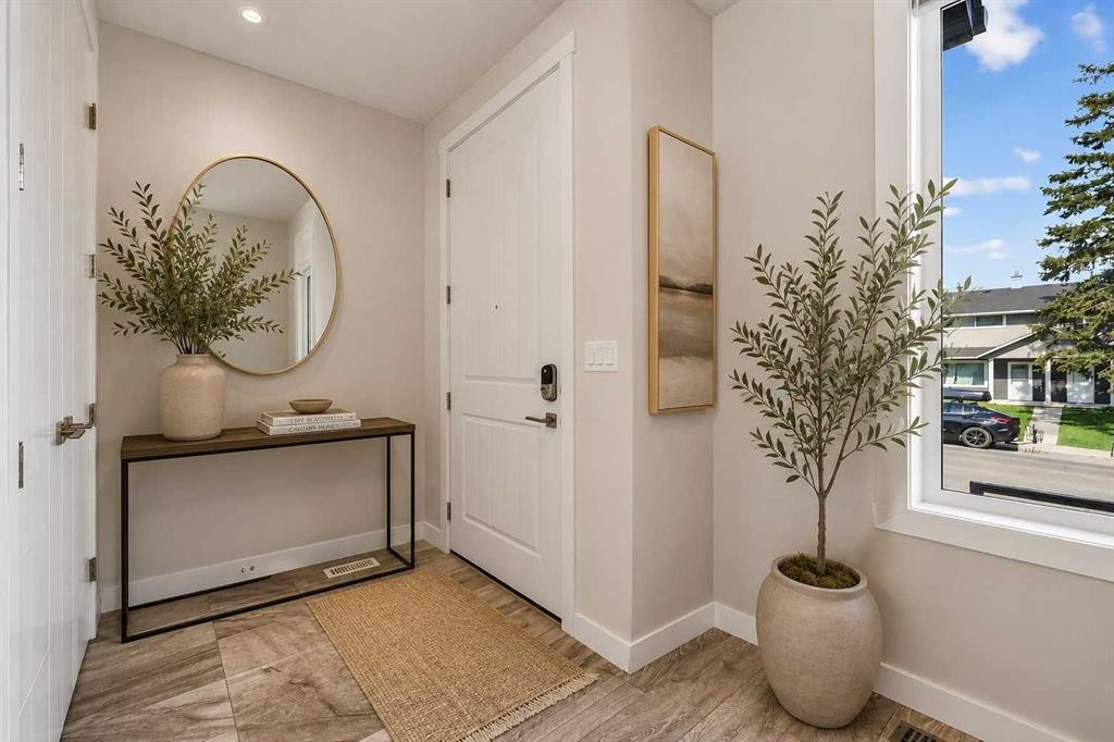935 Regal Crescent Ne, Calgary, AB