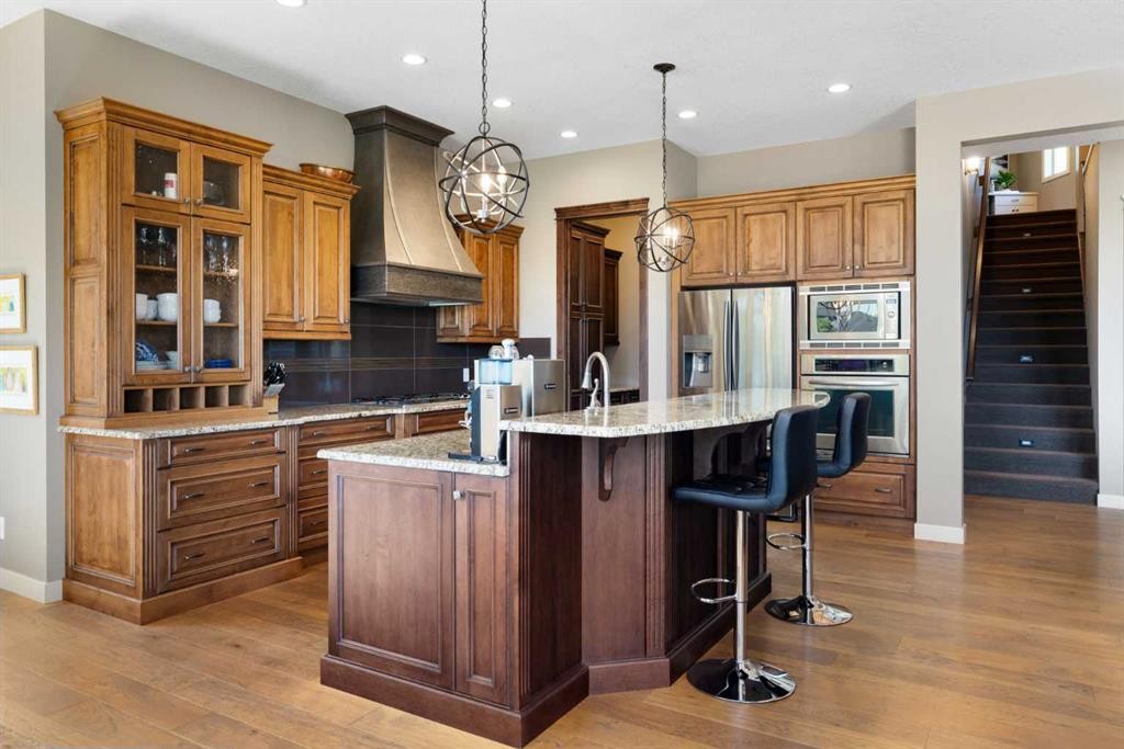2 Heaver Gate, Heritage Pointe, AB