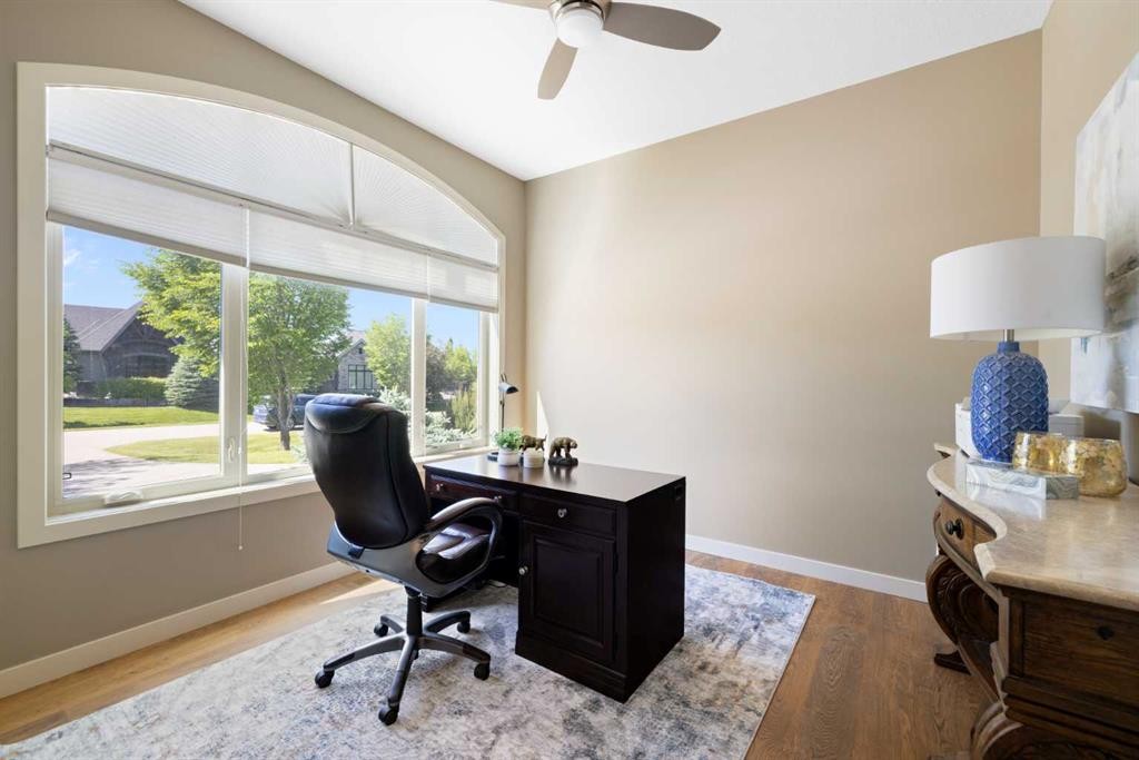 2 Heaver Gate, Heritage Pointe, AB
