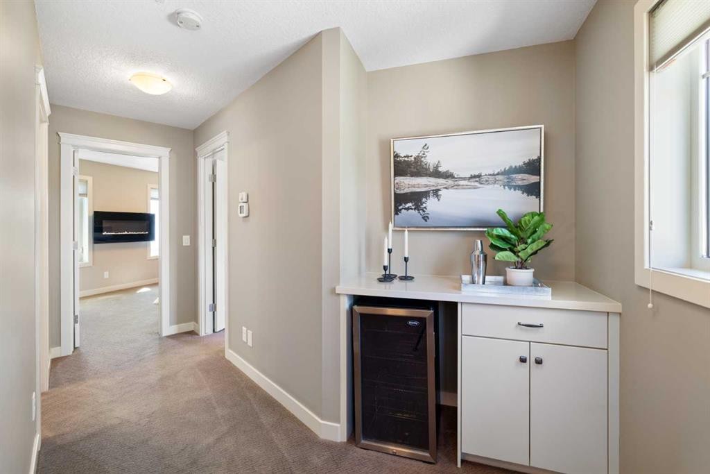 2 Heaver Gate, Heritage Pointe, AB